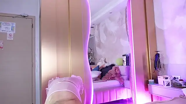 JullyBlair live cam on StripChat
