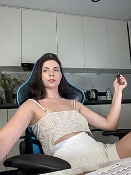 CurlyLara live sex cam