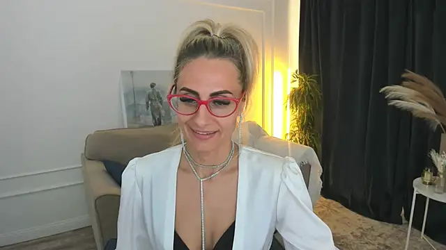 MuseOfStage live cam on StripChat