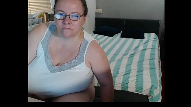 Sweetboobs live cam on StripChat