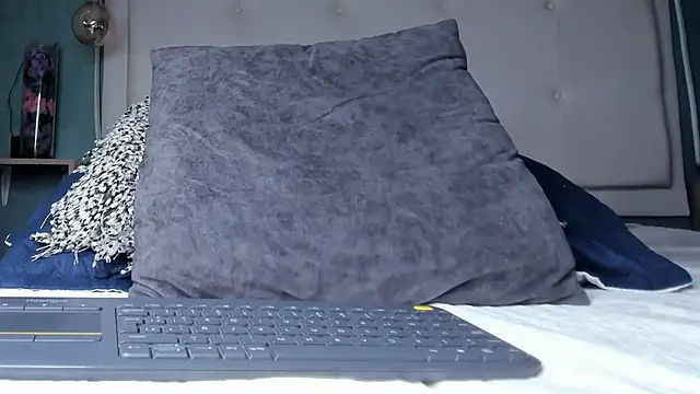 mia_gomez7 webcam