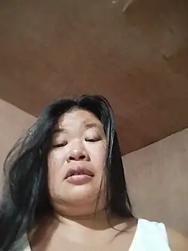 Lovelywoman43 webcam