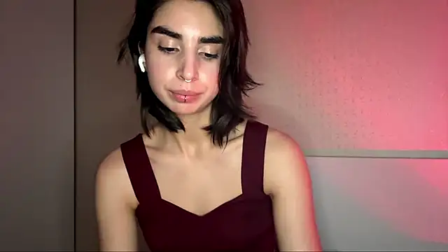 JessiaRuezga live cam on StripChat