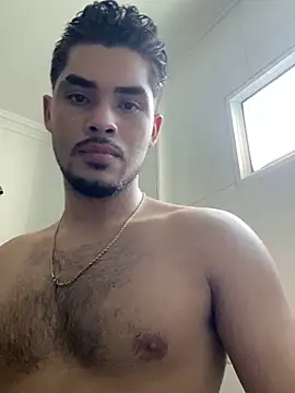 luciano_vitale live cam on StripChat
