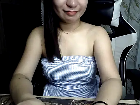 Mia_2022 webcam
