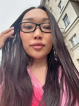 trytomakememoam live cam on StripChat