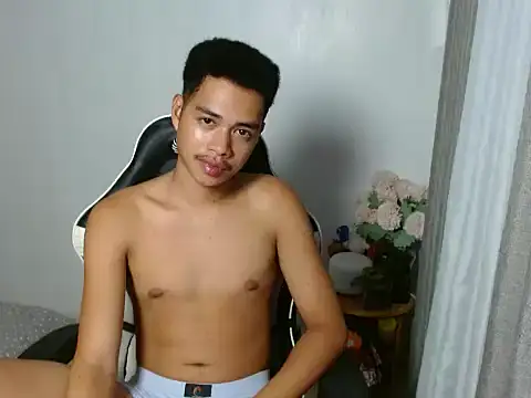 curlyasian_njxx webcam