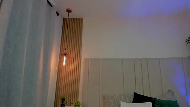 Victoria_Rosee webcam