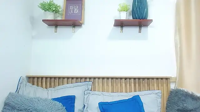 Violet_2003 webcam