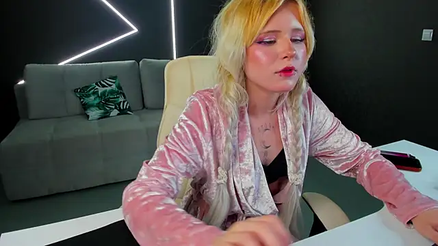 kikipeach webcam