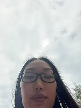 trytomakememoam webcam