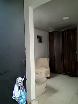 Scarlet_curly8a webcam