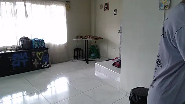 AlinaWoolf_ webcam