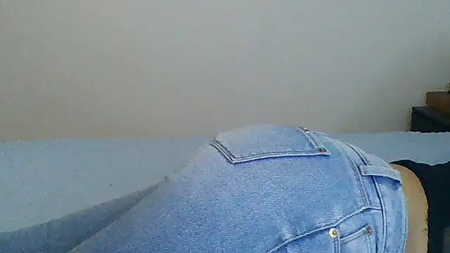 nowkim live cam on StripChat