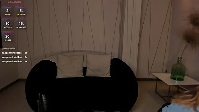 StacyWoods live cam