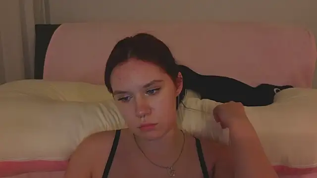 Mia_Luw webcam