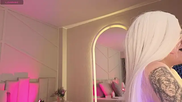 Rossiee_huntt webcam