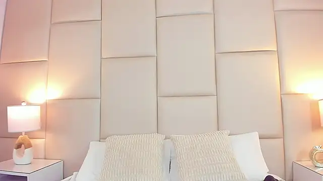 AntoniaRoss_ live cam