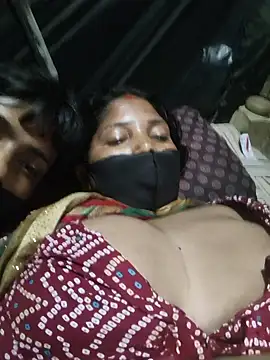 Indiandesicouple155 webcam