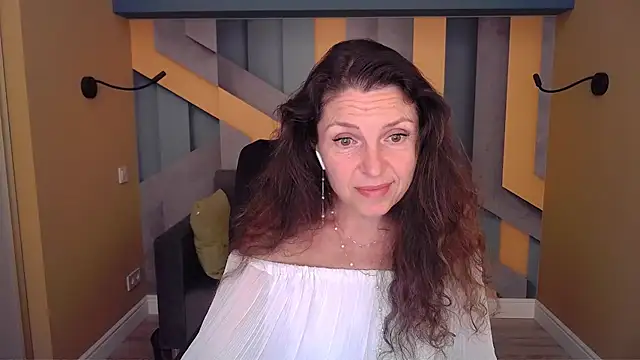 EllaLong webcam