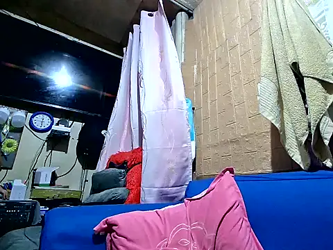 Lonely_Heart webcam