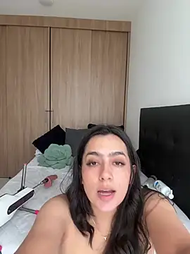 nicollemays (F young) - Fingerfing anal 💍