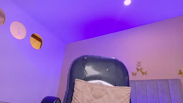 Nascary_Fox live cam on StripChat