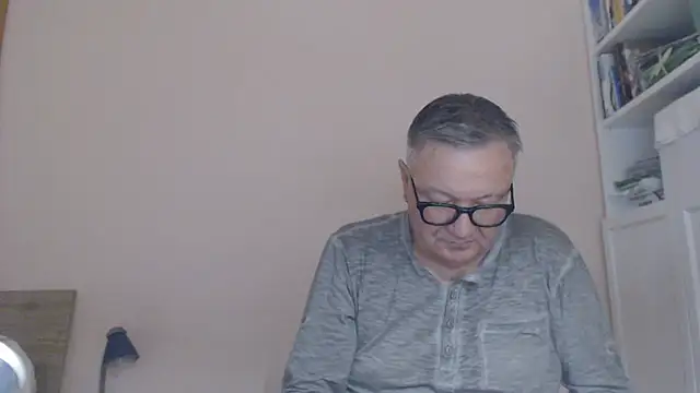 YOU6me live cam on StripChat