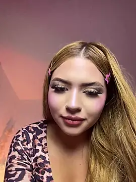 chloecollins__ - ChloeCollins__'s free webcam - UK Sex Cams