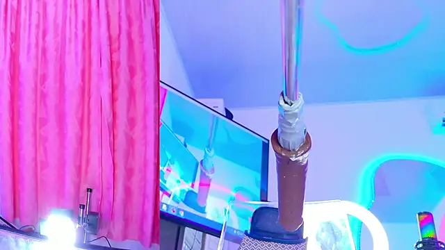 NathaxaLeans webcam