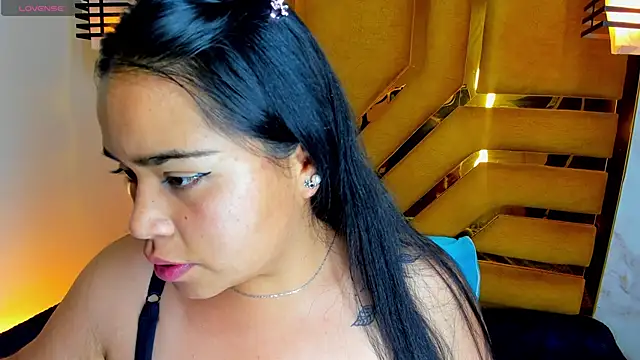 Violett_Cinnamon webcam