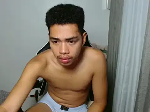 curlyasian_njxx webcam