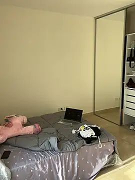 Shurabig Live Webcam on Stripchat