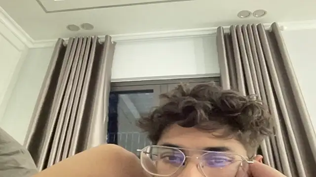 trillionzrecords249 live cam on StripChat