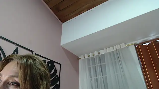 amara_rousse1 webcam