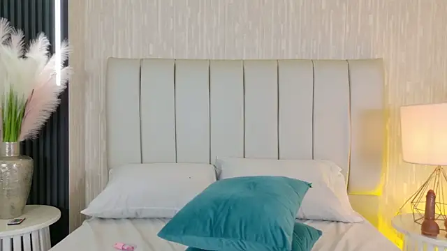 Carrie_GB webcam