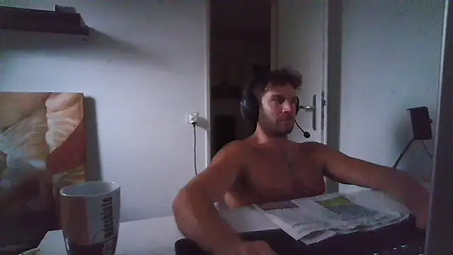 alpha-hunk live cam on StripChat