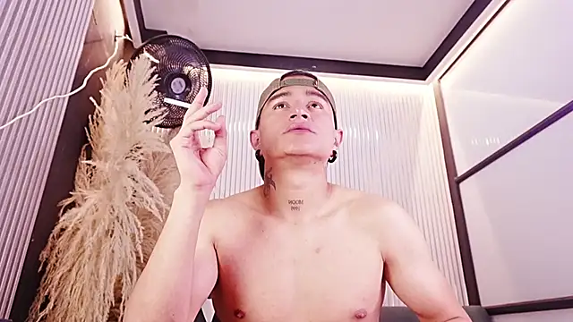 LiamDeep webcam