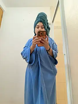 Charlyy1703 live sex cam