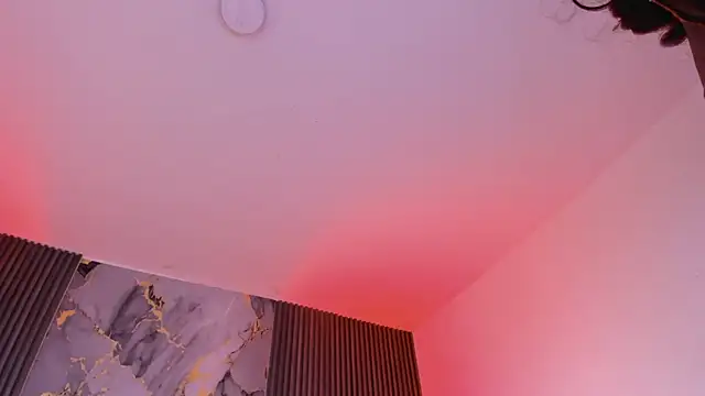 CarolineFyre webcam