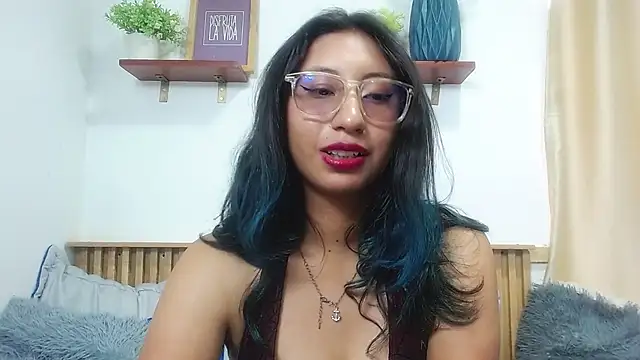 Violet_2003 live cam on StripChat