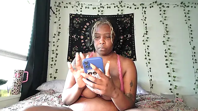 goddessnelle webcam