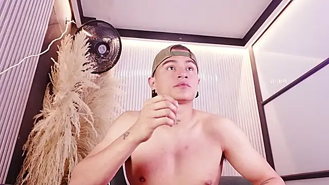 LiamDeep webcam