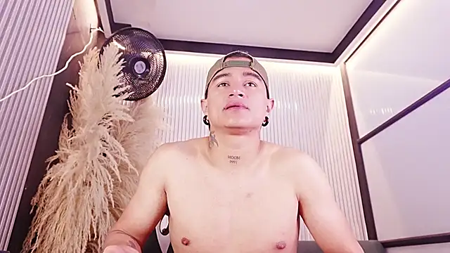 LiamDeep webcam