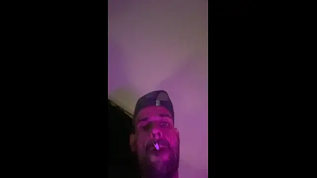 Guyst049 webcam