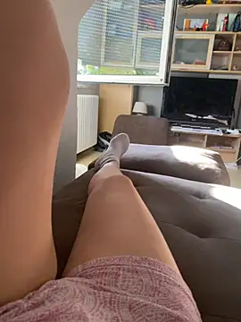 LoveNBloom webcam