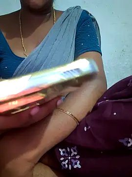 Tamil_Hot_HoneyBee live sex cam