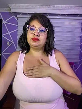 MiiaaJoness webcam
