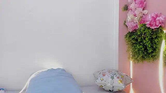 Mikasa_Horny webcam