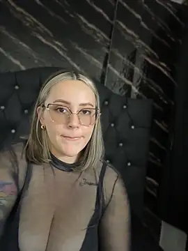 CurvyLust_x webcam